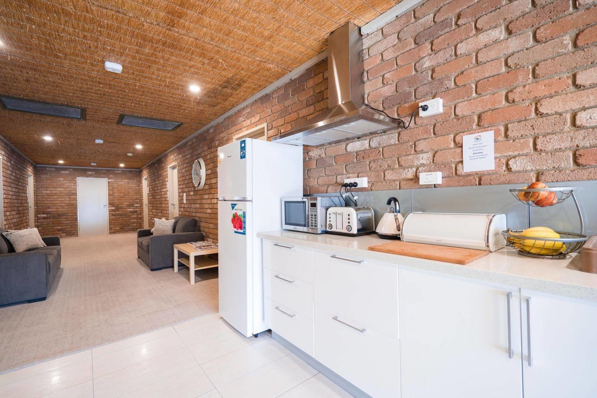 Farnham Court Motel And Restaurant Morwell Ngoại thất bức ảnh