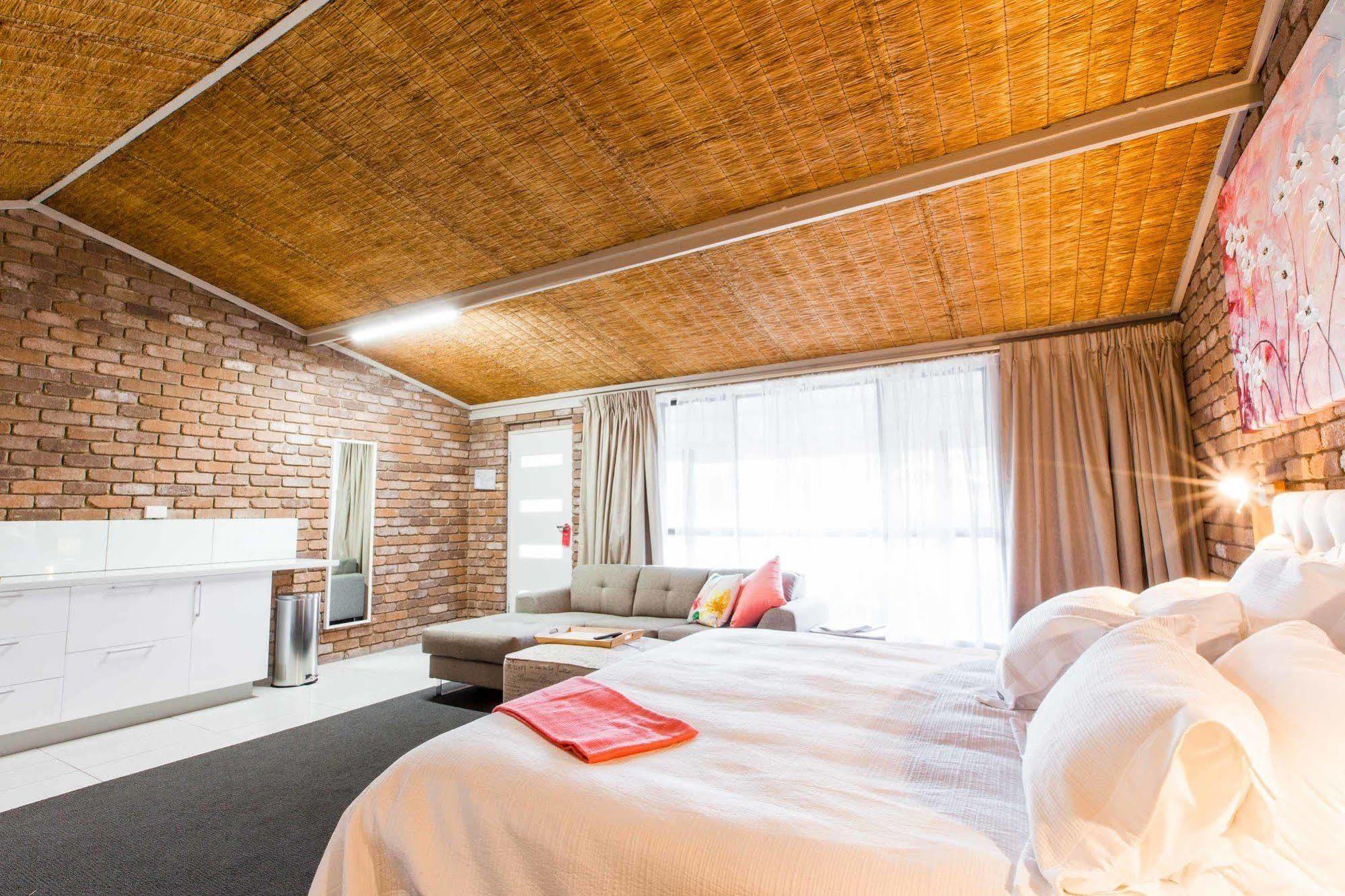 Farnham Court Motel And Restaurant Morwell Ngoại thất bức ảnh