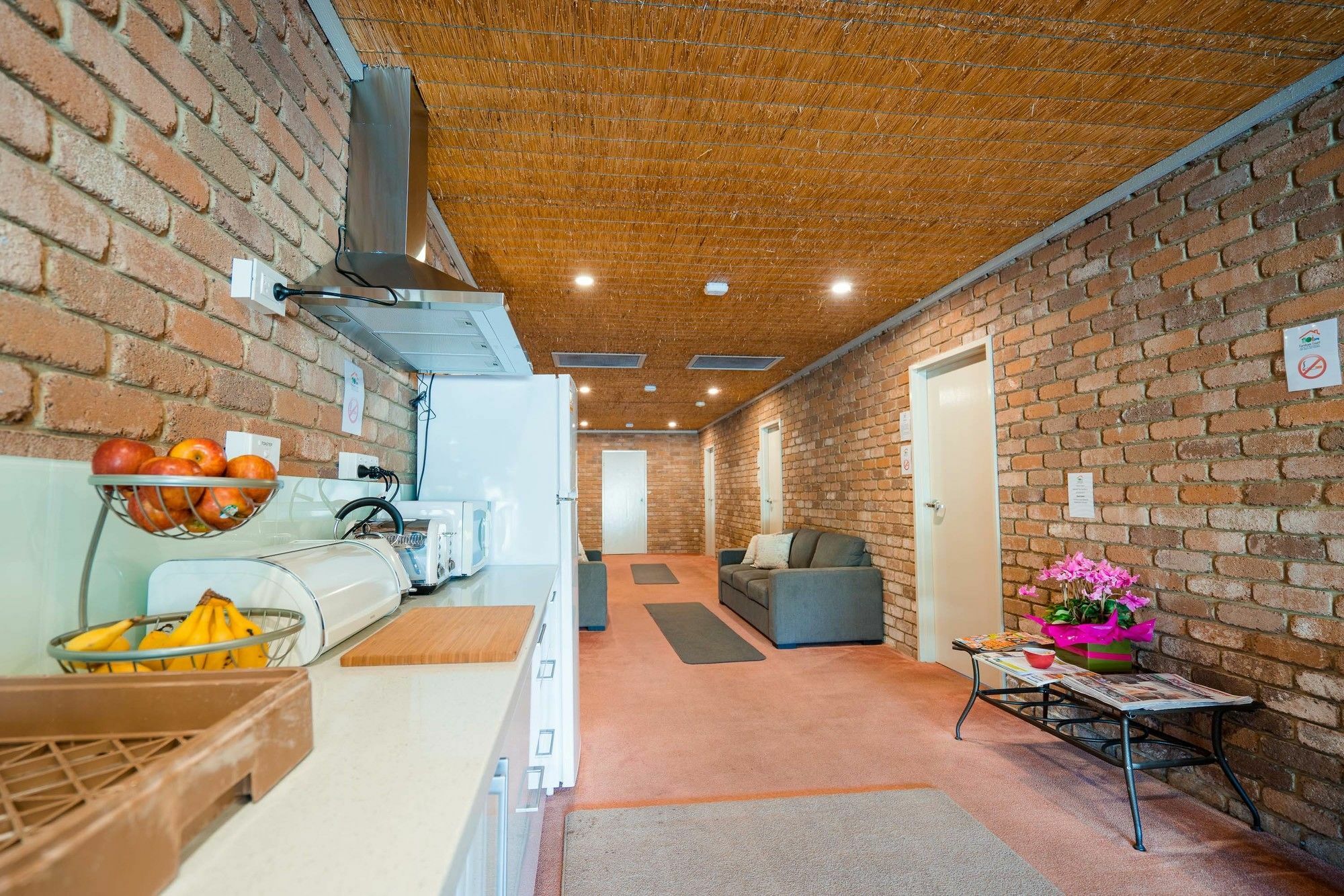 Farnham Court Motel And Restaurant Morwell Ngoại thất bức ảnh